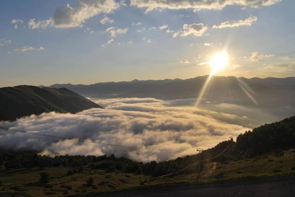 Апартаменты Vue Panoramique Sur Les Pyrenees Сен-Лари-Сулан Экстерьер фото
